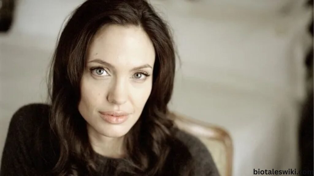 Angelina Jolie Young